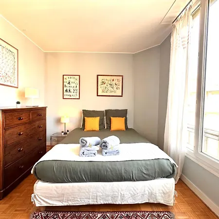 Daire Pleasant With Balcony *