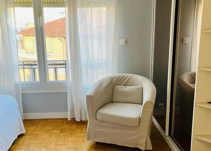 Pleasant With Balcony Niza